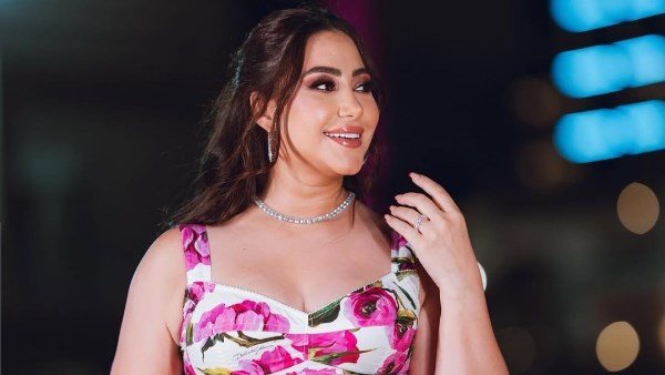  لوك جريء.. بوسي تثير ضجة في أحدث ظهور | شاهد