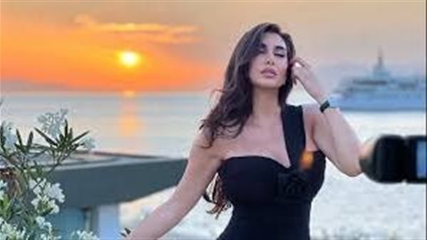  فستان جريء.. ياسمين صبري تبهر متابعيها بهذه الإطلالة | شاهد 
