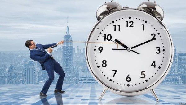  موعد تطبيق التوقيت الشتوي بمصر 2025 وطريقة ضبط الساعة 