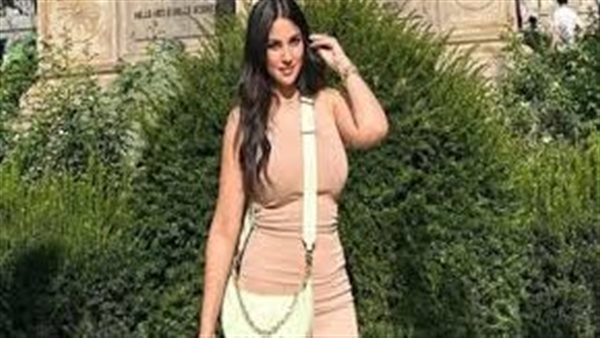 إطلالة ملفتة.. درة تخطف الأنظار في أحدث جلسة تصوير | شاهد 