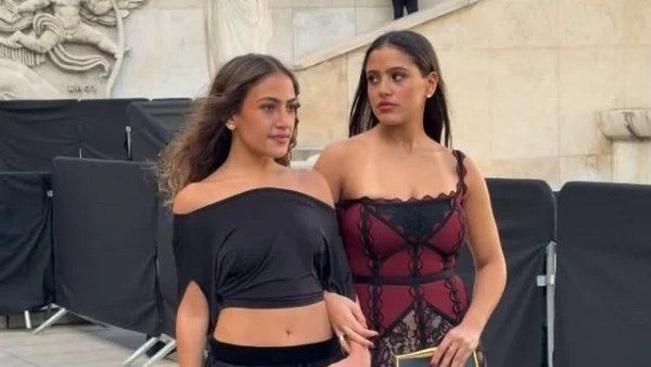 ملابس جريئة.. كنزي وجنا عمرو دياب يثيران الجدل في عرض أزياء إيلي صعب | شاهد