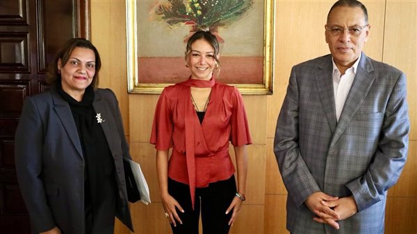 كلية الإعلام جامعة 6 أكتوبر تستضيف مصممة الأزياء المصرية العالمية فريدة تمراز