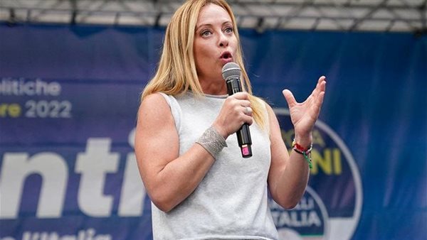 مبيتقالهاش على المطبخ.. تعليق مثير من ياسمين الخطيب على تريند رئيسة وزراء إيطاليا