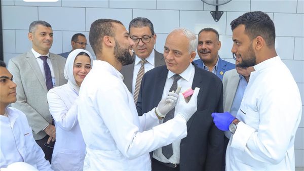 انتظام الدراسة والتدريبات العملية في كليات جامعة الريادة (صور)