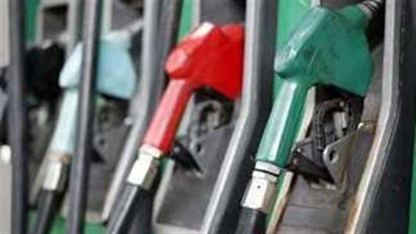 لماذا رفعت الحكومة أسعار البنزين على الرغم من انخفاض النفط والدولار؟