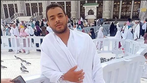 كان بيعمل عُمرة.. تفاصيل وفاة شاب بعد تأدية المناسك في قرية البراهمة بقنا