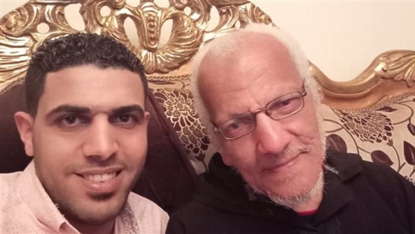 يعيش في خلوة قرآنية منذ رحيل زوجته..رحيل مؤثر لمعلم أثناء الصلاة داخل مسجد في بورسعيد