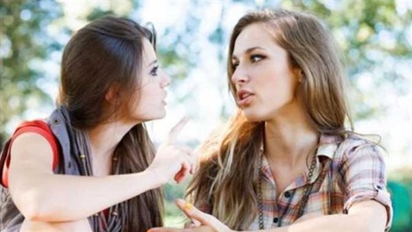 لا تنخدع بسهولة.. 7 علامات جسد تكشف الكذب