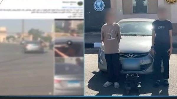 فيديو مثير.. طفل يقود سيارة وآخر يلعب بالتزلج على بابها | شاهد