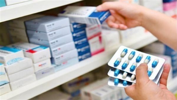  منشور رسمي عاجل.. هيئة الدواء تحذر من عبوات مقلدة لمضاد حيوي شهير بالصيدليات 