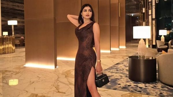  لوك جديد.. مي عمر تثير الجدل بإطلالة جريئة | شاهد