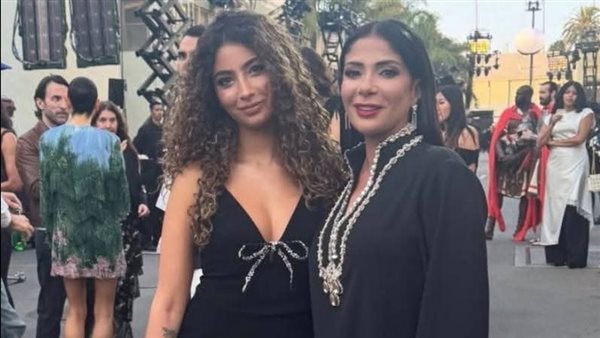 جريئة جدا.. لي لي أحمد حلمي تثير الجدل في أحدث ظهور | شاهد 