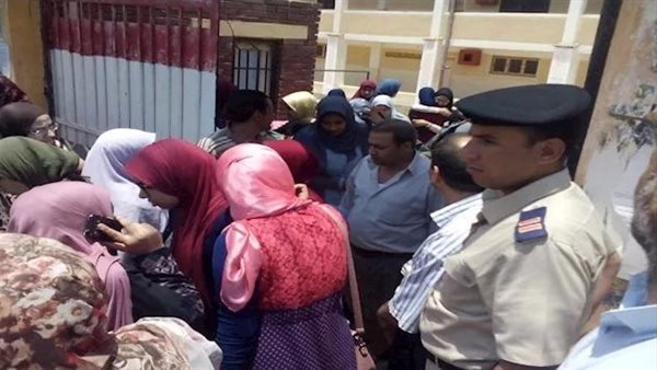 صوروا البنات.. تفاصيل القبض على المتهمين بمُضايقة طالبات مدرسة بالدقهلية