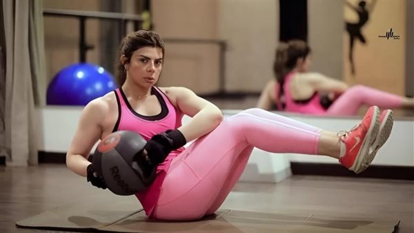 فستان جريء.. أميرة فتحي تثير ضجة بهذه الإطلالة | شاهد