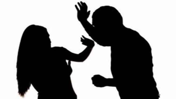  ضربني بكرباج وهددني بطبنجة.. سيدة تستغيث بكمين لإنقاذها من زوجها 