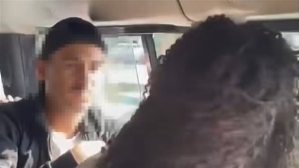 تطاول عليها جسديا.. تفاصيل مثيرة عن فيديو الفتاة والشاب في ميكروباص بالقاهرة