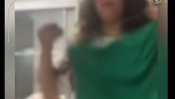رقصت بملابس خادشة.. تفاصيل ضبط بلوجر نشرت فيديوهات فاضحة | شاهد