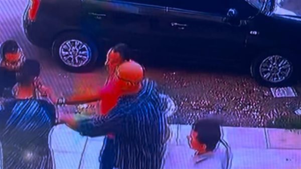 مسدد فواتيري وضربوني.. تفاصيل مثيرة جديدة عن واقعة محصلي الكهرباء في فيلا التجمع