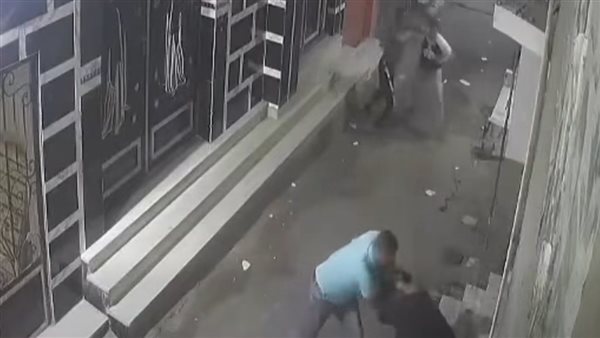  خلعوا حجابها وسحلوها.. تفاصيل صادمة في فيديو اعتداء على شاب ووالدته بالمنوفية