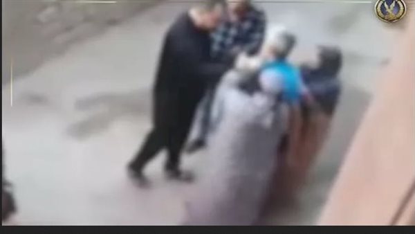 فيديو صادم..القصة الكاملة لمشاجرة سيدتين وسائق في الشرقية | شاهد