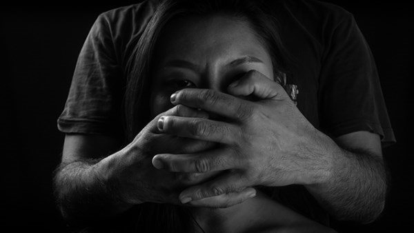  تفاصيل مثيرة في ليلة هتك عرض الزوجة الشابة على سرير مستشفى عين شمس 