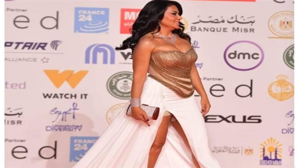 بالتاتو.. رانيا يوسف تخطف الأنظار بإطلالة جريئة | شاهد 