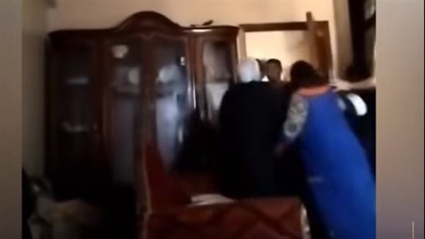 فيديو مرعب.. سائق يعتدي على سيدة داخل منزلها بالغربية بسبب الأجرة | شاهد