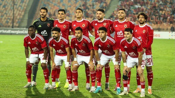  توروب يفتح باب الرحيل أمام 4 لاعبين بالأهلي وهذا موقف جراديشار 