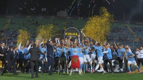  خبير لوائح يحسم الجدل ويكشف حقيقة سحب لقب دوري أبطال أفريقيا من بيراميدز 