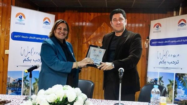 الفنان أحمد شاكر في ضيافة كلية الإعلام بجامعة 6 أكتوبر