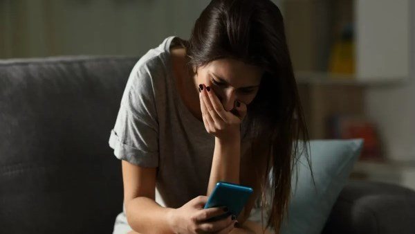 ابتزاز على السوشيال.. تفاصيل القبض على المتهم بتهديد فتاة بفيديو خاص ببني سويف