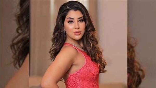 فستان جريء.. أيتن عامر تخطف الأنظار بهذه الإطلالة | شاهد 