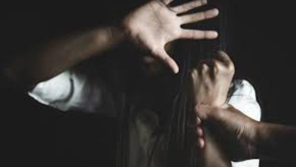  عنتيل مدرسة فيصل.. تفاصيل مثيرة عن المكالمات الجنسية مع الطالبات وسر السقوط