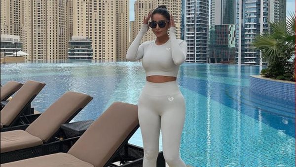 خصر منحوت.. جورى بكر تثير الجدل بإطلالة جريئة | شاهد