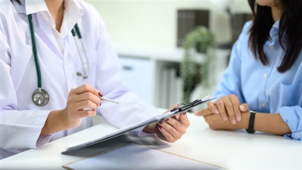 الجامعة الأمريكية بالقاهرة تطلق برنامجًا تدريبًا في القيادة وإدارة الأعمال لطلاب طب عين شمس 